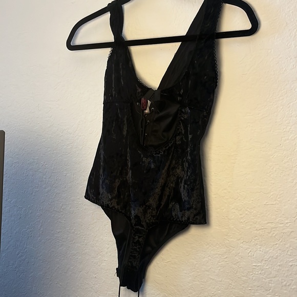 Black Velvet Lace-Up Body Suit - Picture 3 of 3